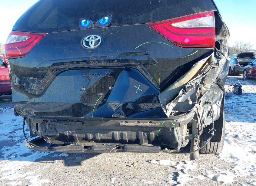 Photo 18 of 2017 Toyota Sienna XLE 8 PASSENGER (VIN 5TDYZ3DC7HS892965)