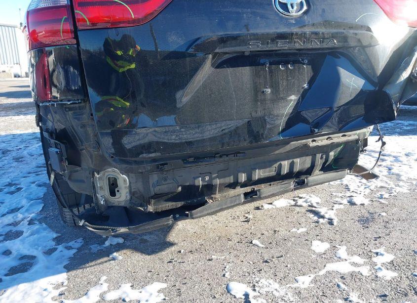 Photo 19 of 2017 Toyota Sienna XLE 8 PASSENGER (VIN 5TDYZ3DC7HS892965)