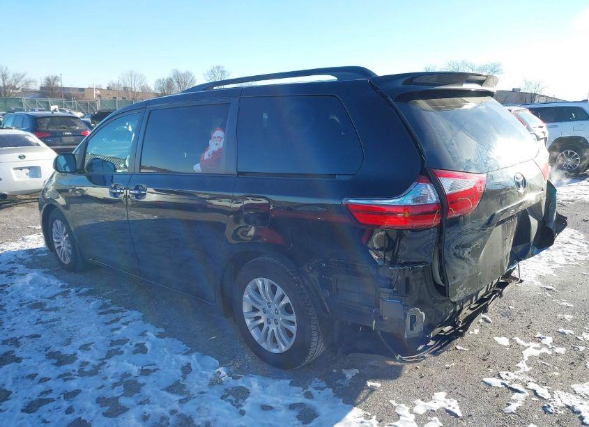 Photo 3 of 2017 Toyota Sienna XLE 8 PASSENGER (VIN 5TDYZ3DC7HS892965)