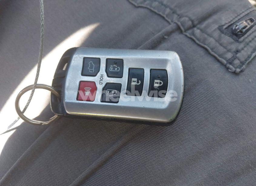 Photo 11 of 2019 Toyota Sienna XLE 8 PASSENGER (VIN 5TDYZ3DC7KS006280)