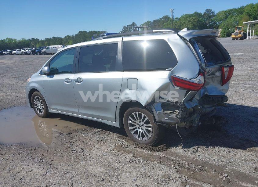 Photo 3 of 2019 Toyota Sienna XLE 8 PASSENGER (VIN 5TDYZ3DC7KS006280)