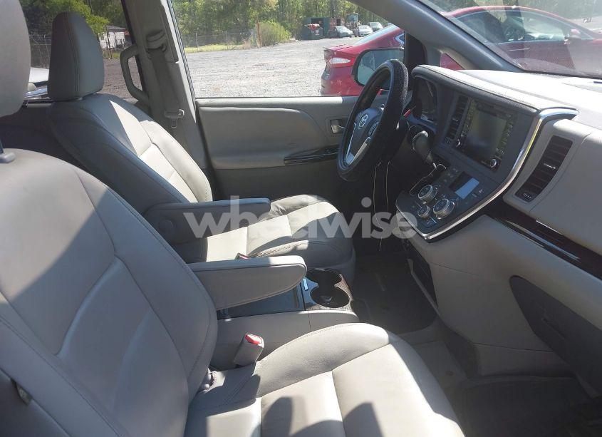Photo 5 of 2019 Toyota Sienna XLE 8 PASSENGER (VIN 5TDYZ3DC7KS006280)