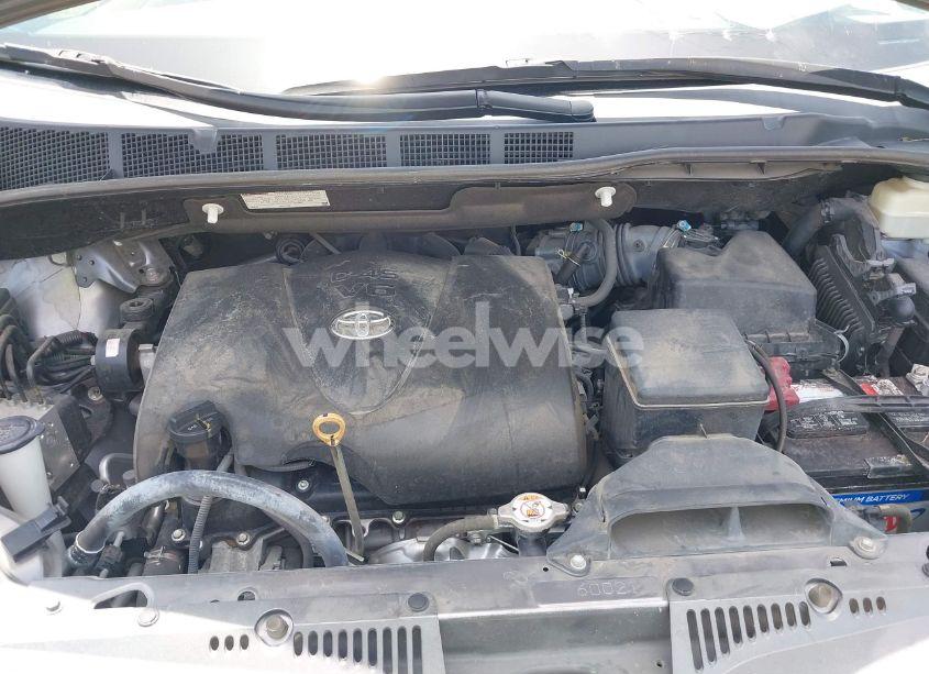 Photo 10 of 2019 Toyota Sienna XLE/XLE PREMIUM/LIMITED/LIMITED PREMIUM (VIN 5TDYZ3DC7KS975576)