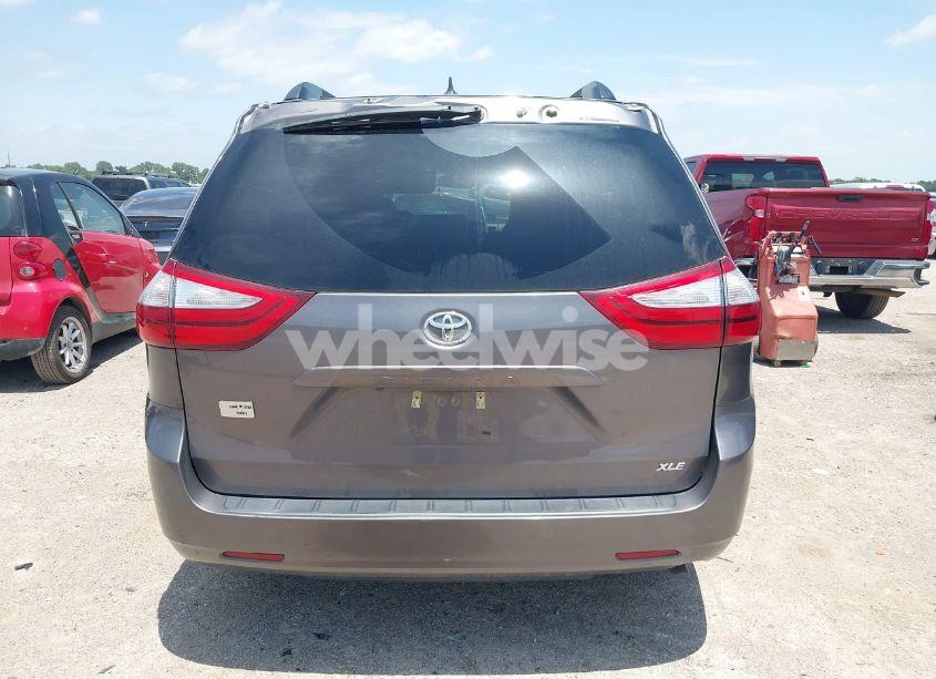 Photo 16 of 2019 Toyota Sienna XLE/XLE PREMIUM/LIMITED/LIMITED PREMIUM (VIN 5TDYZ3DC7KS975576)