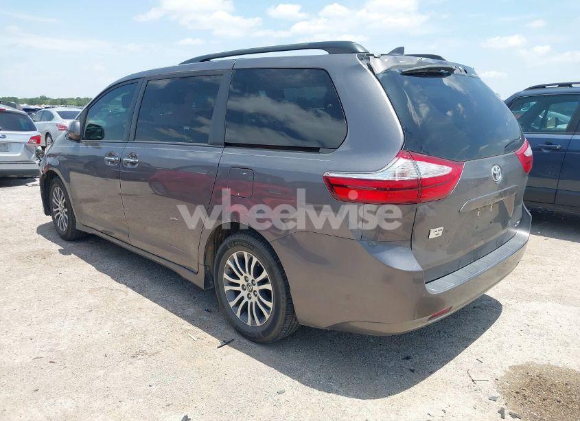 Photo 3 of 2019 Toyota Sienna XLE/XLE PREMIUM/LIMITED/LIMITED PREMIUM (VIN 5TDYZ3DC7KS975576)