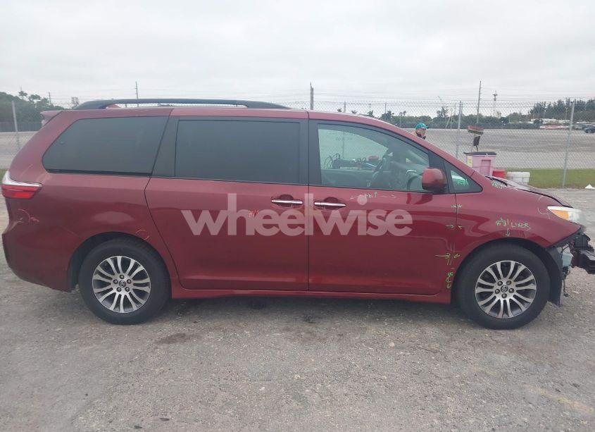 Photo 14 of 2019 Toyota Sienna XLE 8 PASSENGER (VIN 5TDYZ3DC7KS985640)