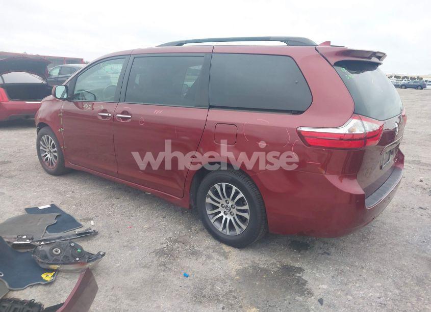 Photo 3 of 2019 Toyota Sienna XLE 8 PASSENGER (VIN 5TDYZ3DC7KS985640)