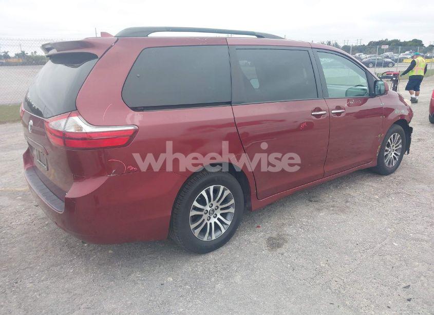 Photo 4 of 2019 Toyota Sienna XLE 8 PASSENGER (VIN 5TDYZ3DC7KS985640)
