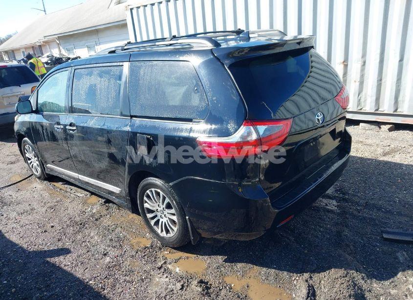 Photo 3 of 2020 Toyota Sienna XLE (VIN 5TDYZ3DC7LS060728)