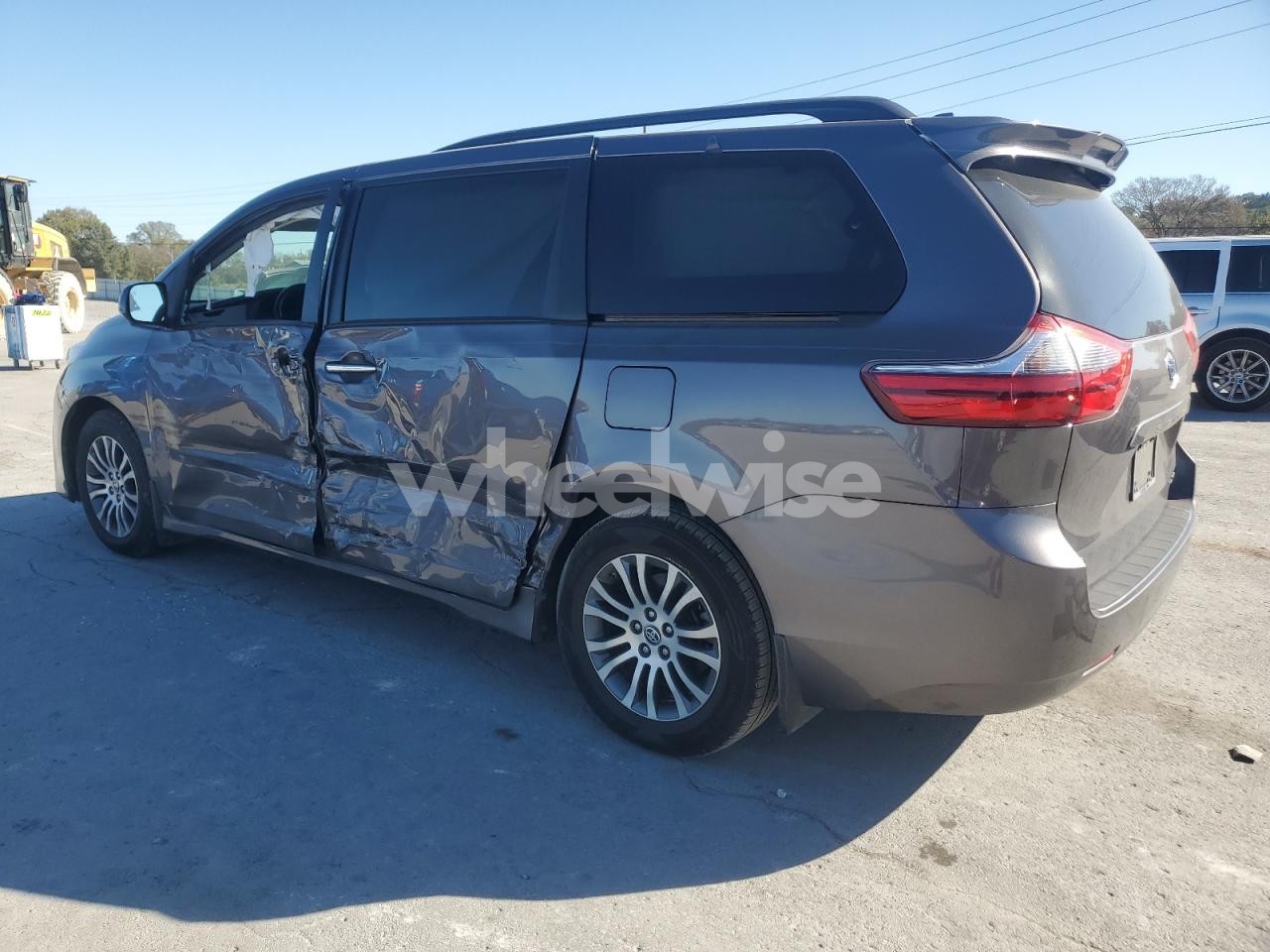 Photo 2 of 2020 TOYOTA SIENNA XLE (VIN 5TDYZ3DC7LS073365)