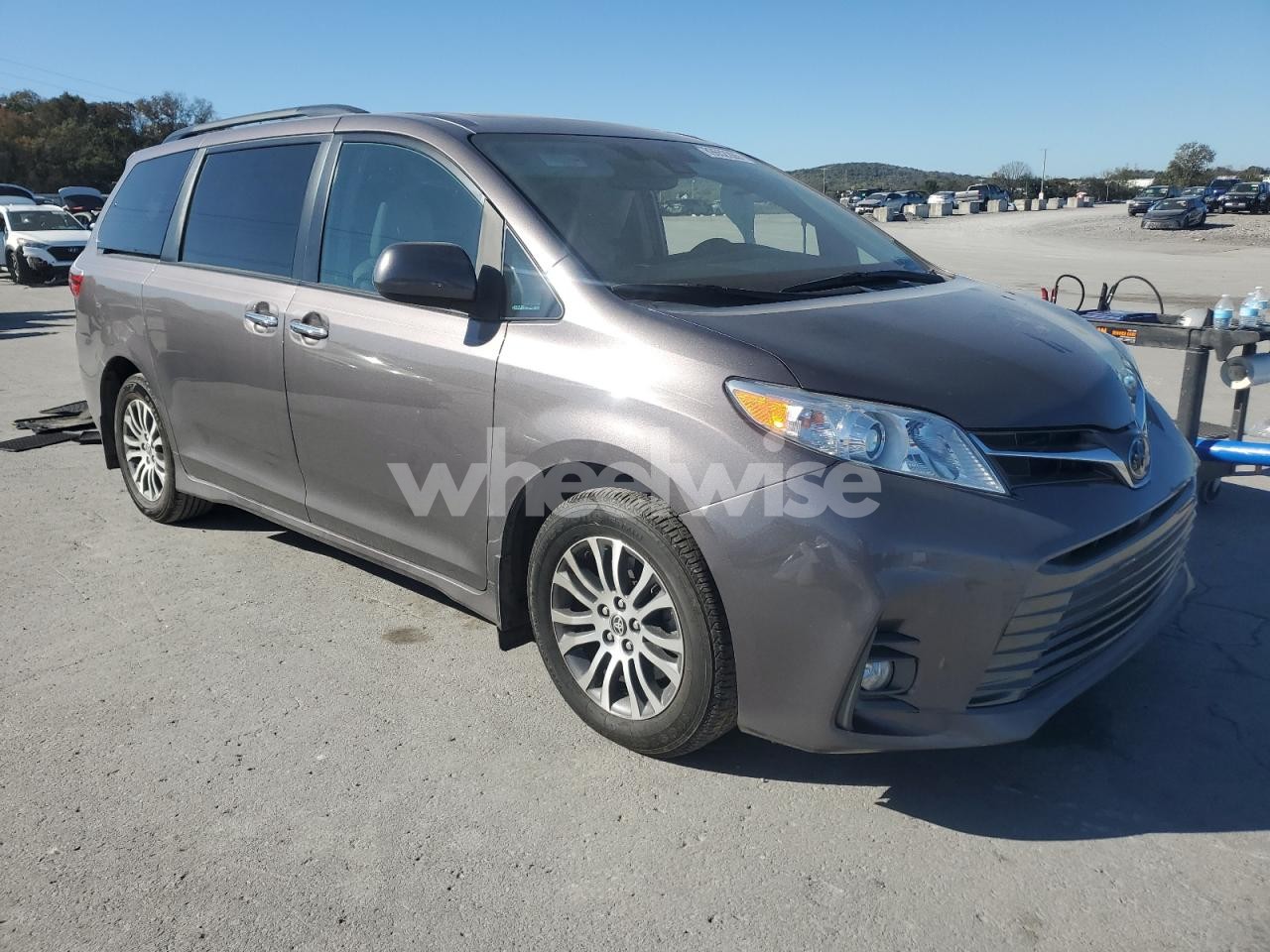 Photo 4 of 2020 TOYOTA SIENNA XLE (VIN 5TDYZ3DC7LS073365)