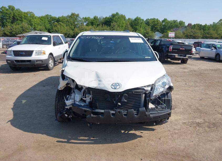 Photo 12 of 2017 Toyota Sienna XLE PREMIUM 8 PASSENGER (VIN 5TDYZ3DC8HS787173)