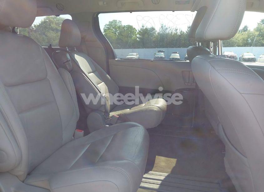 Photo 8 of 2017 Toyota Sienna XLE PREMIUM 8 PASSENGER (VIN 5TDYZ3DC8HS787173)