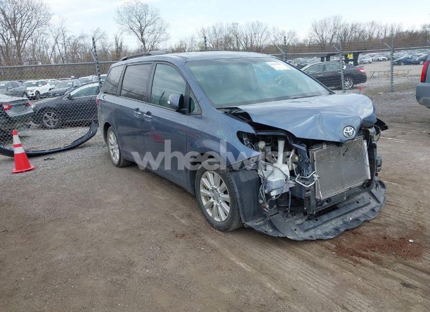 2017 Toyota Sienna LIMITED PREMIUM 7 PASSENGER (VIN 5TDYZ3DC8HS802819) main photo