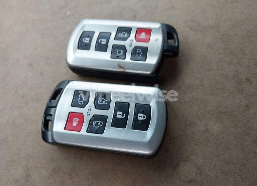 Photo 11 of 2017 Toyota Sienna LIMITED PREMIUM 7 PASSENGER (VIN 5TDYZ3DC8HS802819)