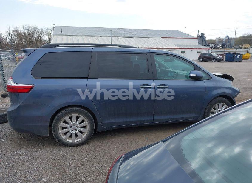 Photo 13 of 2017 Toyota Sienna LIMITED PREMIUM 7 PASSENGER (VIN 5TDYZ3DC8HS802819)