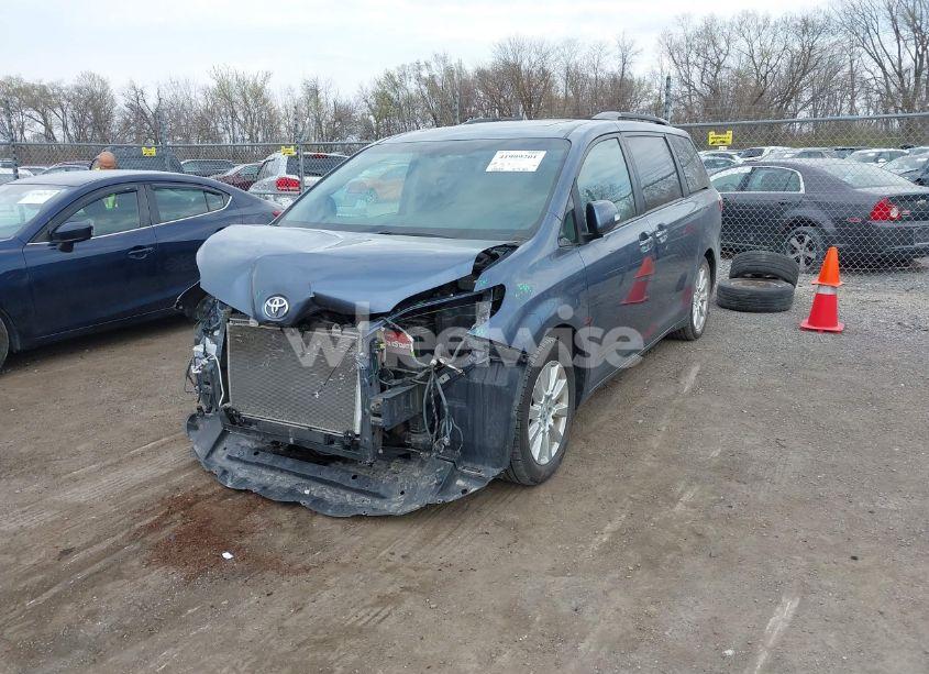 Photo 2 of 2017 Toyota Sienna LIMITED PREMIUM 7 PASSENGER (VIN 5TDYZ3DC8HS802819)