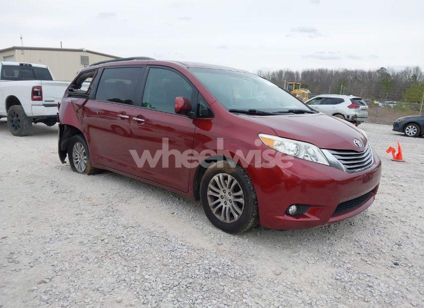 2017 Toyota Sienna XLE 8 PASSENGER (VIN 5TDYZ3DC8HS809608) main photo