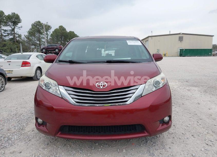 Photo 12 of 2017 Toyota Sienna XLE 8 PASSENGER (VIN 5TDYZ3DC8HS809608)