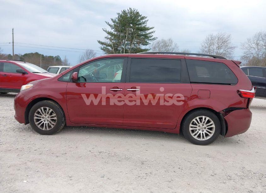 Photo 14 of 2017 Toyota Sienna XLE 8 PASSENGER (VIN 5TDYZ3DC8HS809608)