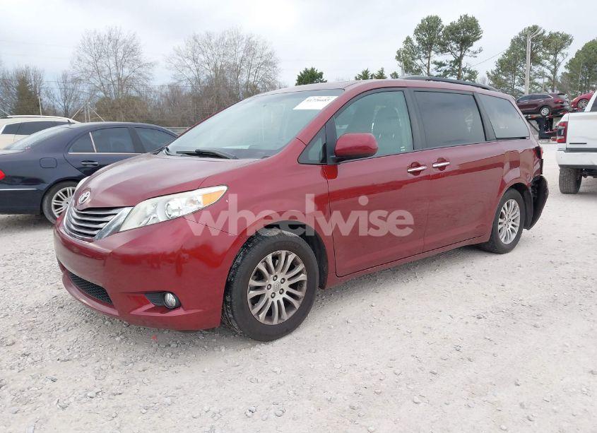 Photo 2 of 2017 Toyota Sienna XLE 8 PASSENGER (VIN 5TDYZ3DC8HS809608)