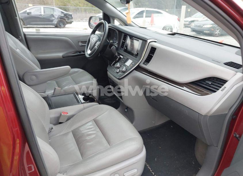 Photo 5 of 2017 Toyota Sienna XLE 8 PASSENGER (VIN 5TDYZ3DC8HS809608)