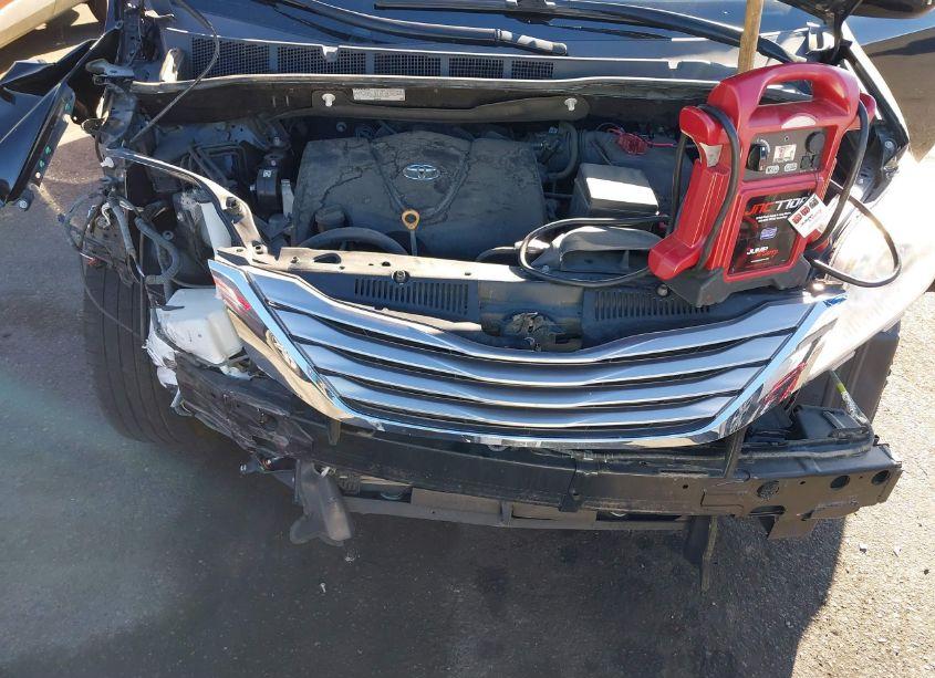 Photo 10 of 2017 Toyota Sienna XLE 8 PASSENGER (VIN 5TDYZ3DC8HS844892)