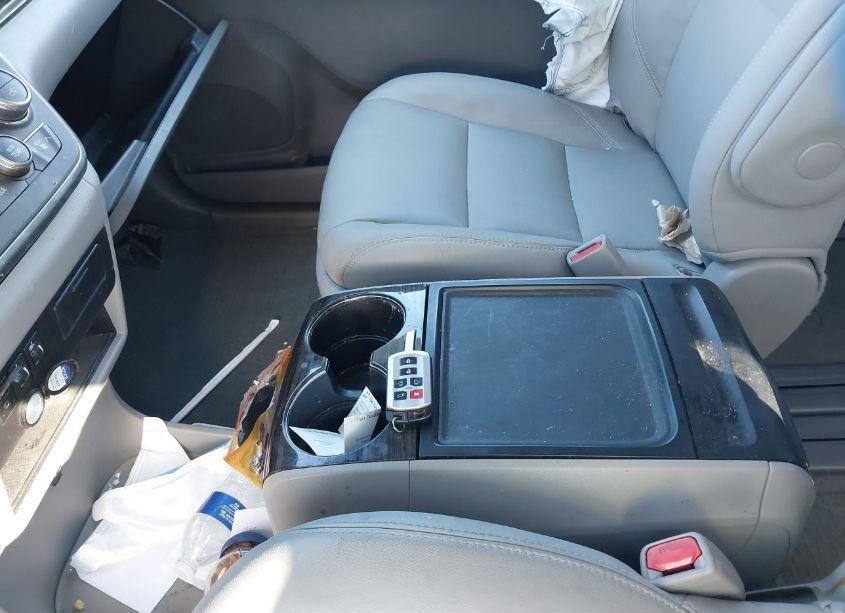 Photo 11 of 2017 Toyota Sienna XLE 8 PASSENGER (VIN 5TDYZ3DC8HS844892)