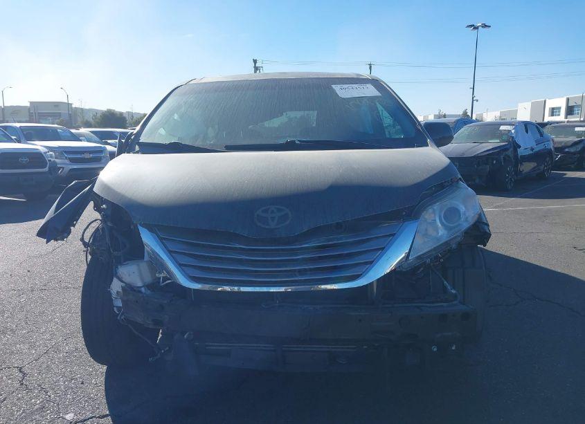 Photo 13 of 2017 Toyota Sienna XLE 8 PASSENGER (VIN 5TDYZ3DC8HS844892)