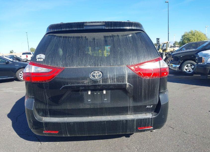 Photo 17 of 2017 Toyota Sienna XLE 8 PASSENGER (VIN 5TDYZ3DC8HS844892)