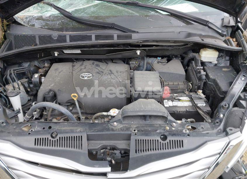 Photo 10 of 2017 Toyota Sienna XLE 8 PASSENGER (VIN 5TDYZ3DC8HS849395)