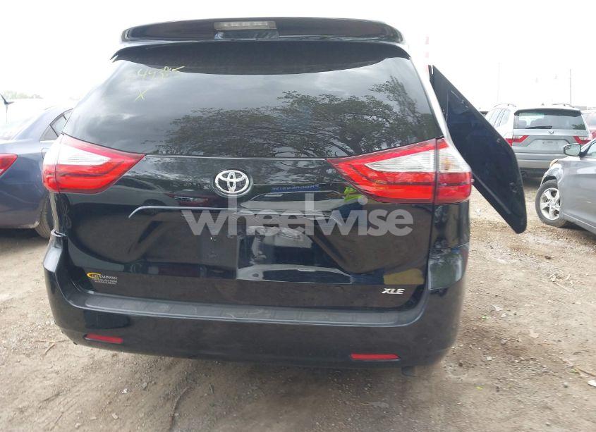 Photo 16 of 2017 Toyota Sienna XLE 8 PASSENGER (VIN 5TDYZ3DC8HS849395)