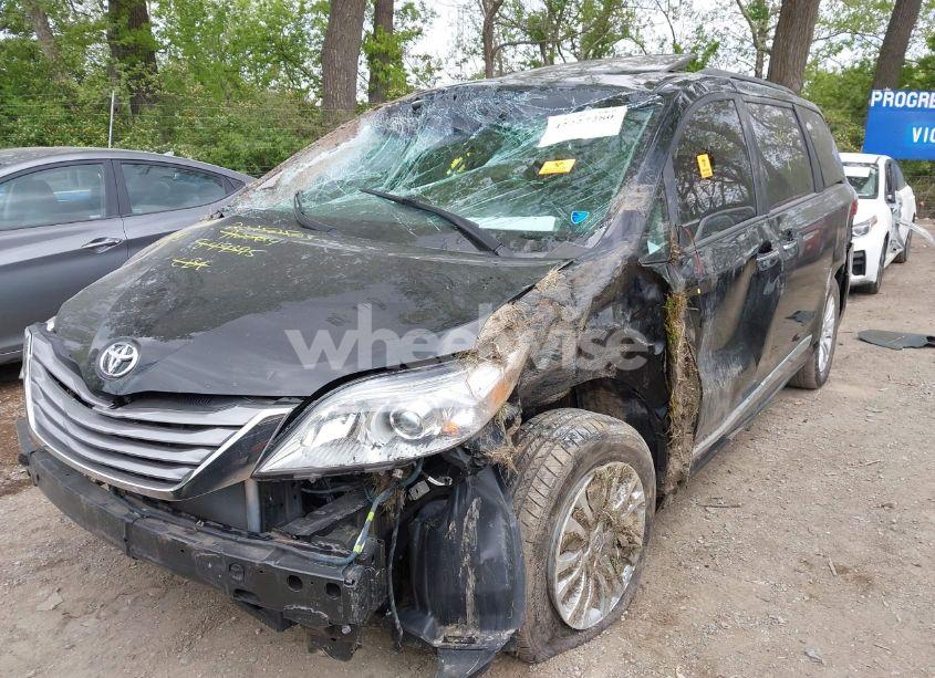 Photo 2 of 2017 Toyota Sienna XLE 8 PASSENGER (VIN 5TDYZ3DC8HS849395)