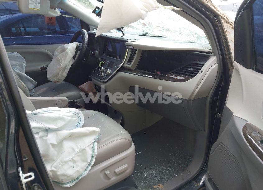 Photo 5 of 2017 Toyota Sienna XLE 8 PASSENGER (VIN 5TDYZ3DC8HS849395)