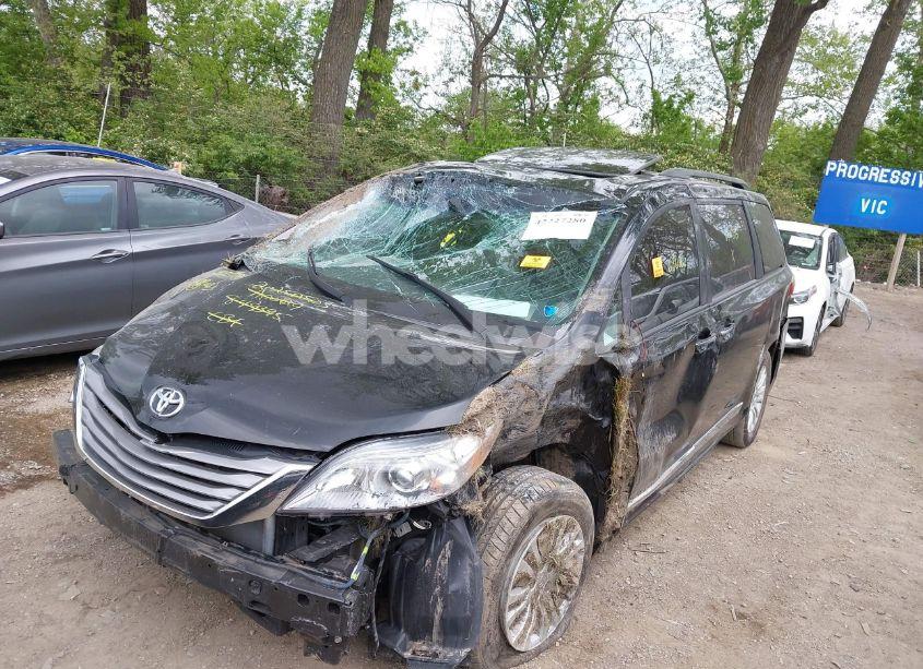 Photo 6 of 2017 Toyota Sienna XLE 8 PASSENGER (VIN 5TDYZ3DC8HS849395)