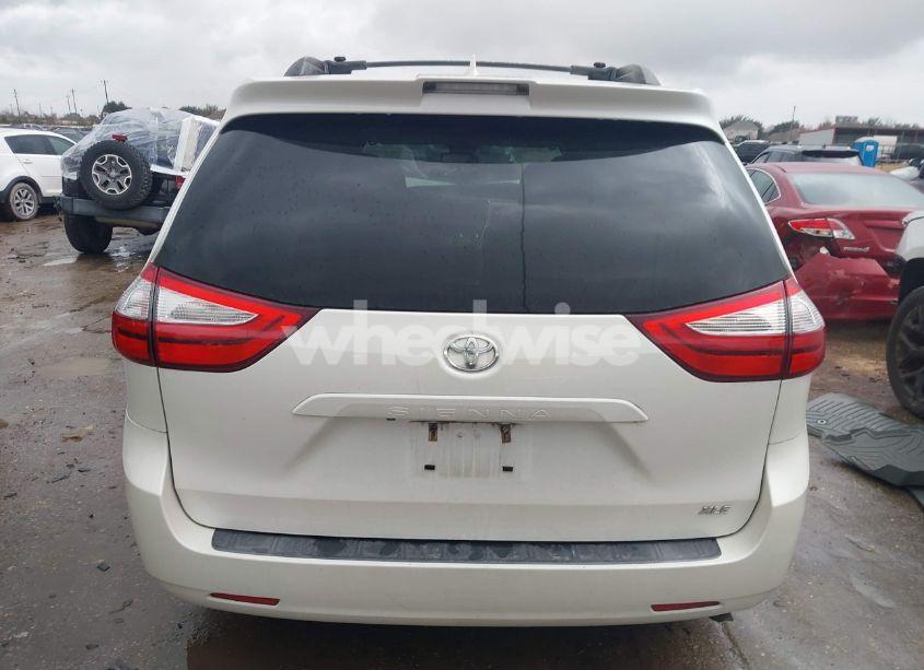 Photo 16 of 2018 Toyota Sienna XLE 8 PASSENGER (VIN 5TDYZ3DC8JS906460)