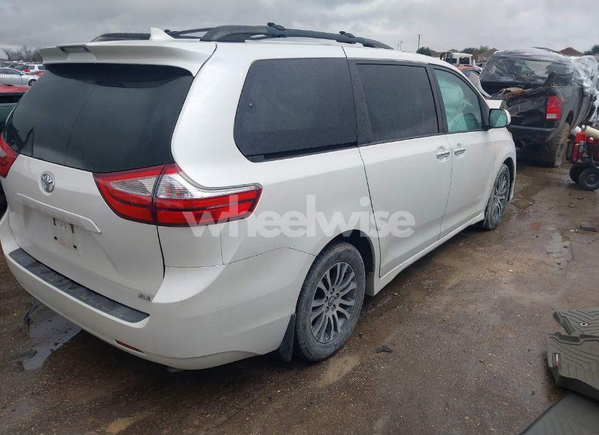 Photo 4 of 2018 Toyota Sienna XLE 8 PASSENGER (VIN 5TDYZ3DC8JS906460)
