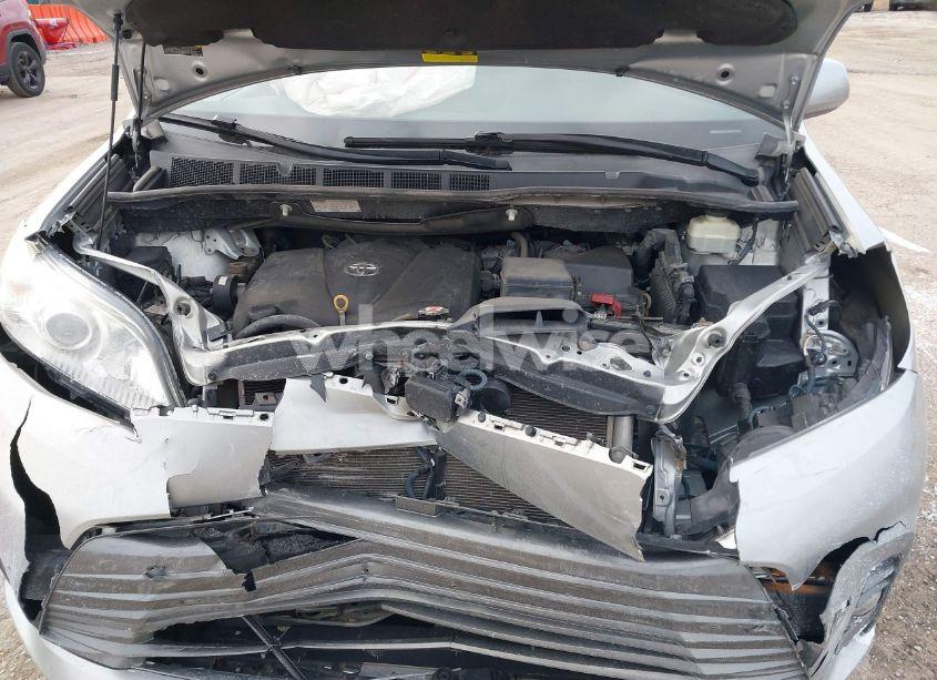 Photo 10 of 2019 Toyota Sienna XLE 8 PASSENGER (VIN 5TDYZ3DC8KS012251)