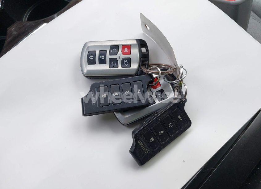 Photo 11 of 2019 Toyota Sienna XLE 8 PASSENGER (VIN 5TDYZ3DC8KS012251)