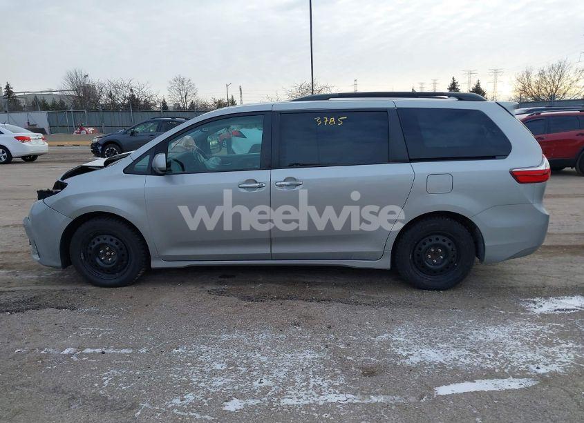 Photo 14 of 2019 Toyota Sienna XLE 8 PASSENGER (VIN 5TDYZ3DC8KS012251)