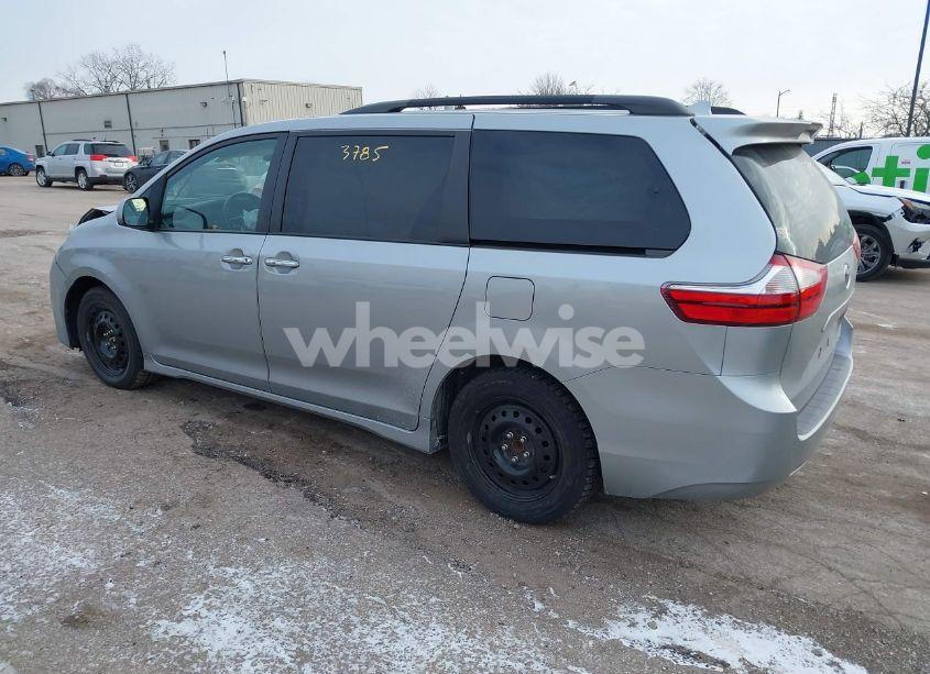 Photo 3 of 2019 Toyota Sienna XLE 8 PASSENGER (VIN 5TDYZ3DC8KS012251)