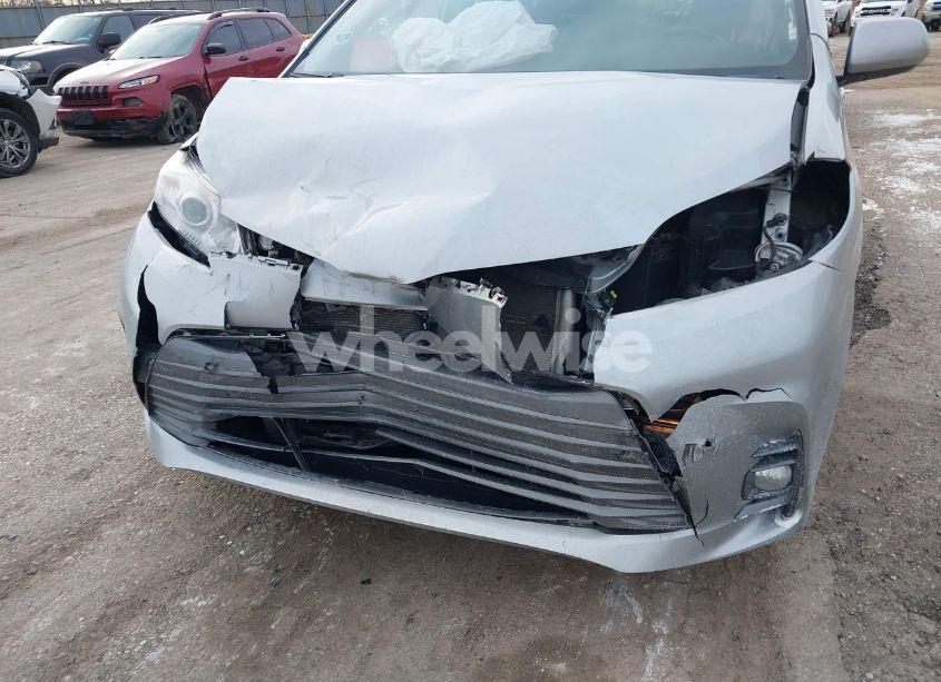Photo 6 of 2019 Toyota Sienna XLE 8 PASSENGER (VIN 5TDYZ3DC8KS012251)
