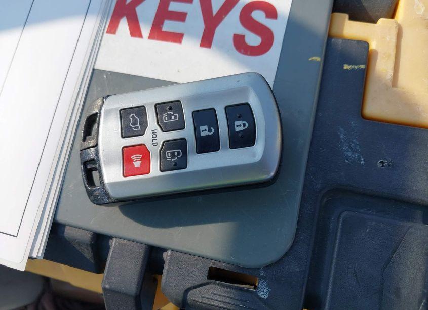 Photo 11 of 2019 Toyota Sienna LIMITED 7 PASSENGER (VIN 5TDYZ3DC8KS019538)