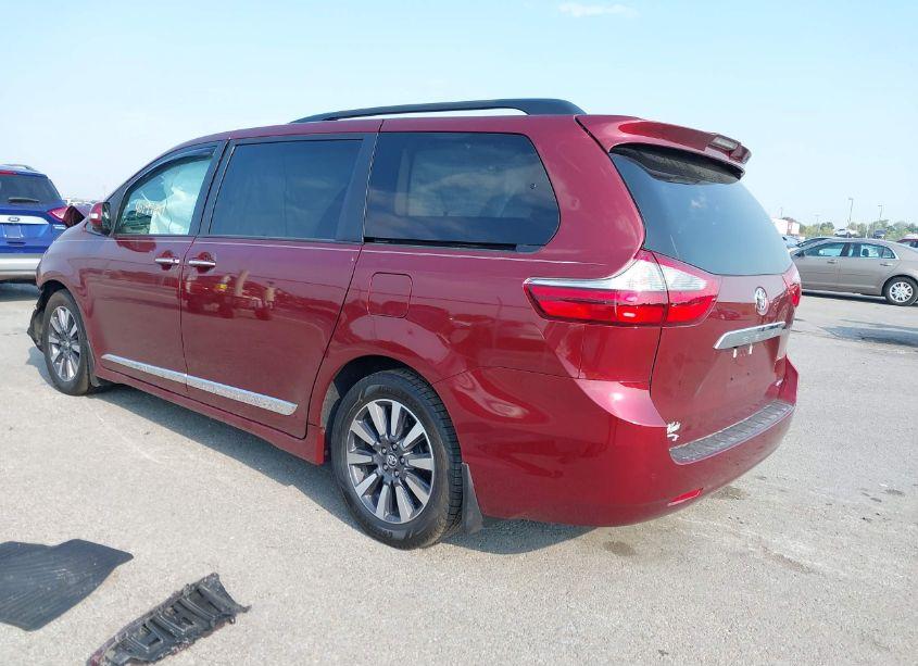Photo 3 of 2019 Toyota Sienna LIMITED 7 PASSENGER (VIN 5TDYZ3DC8KS019538)