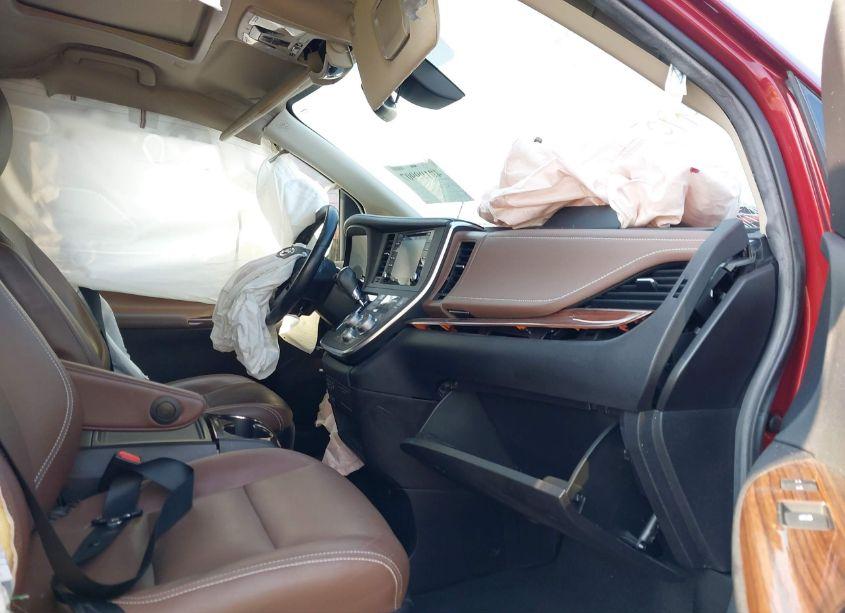 Photo 5 of 2019 Toyota Sienna LIMITED 7 PASSENGER (VIN 5TDYZ3DC8KS019538)