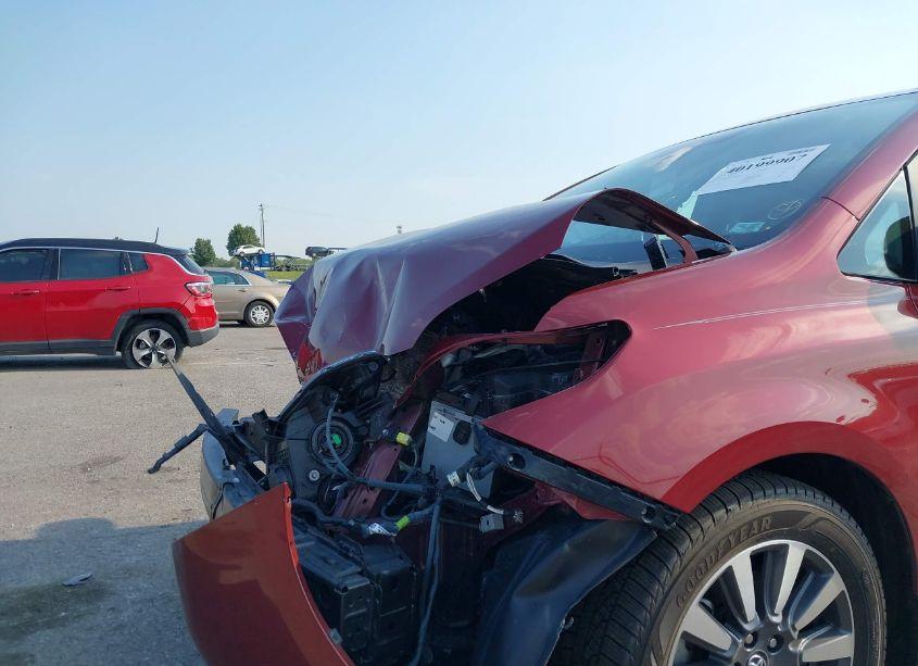 Photo 6 of 2019 Toyota Sienna LIMITED 7 PASSENGER (VIN 5TDYZ3DC8KS019538)