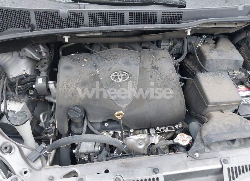 Photo 10 of 2019 Toyota Sienna XLE 8 PASSENGER (VIN 5TDYZ3DC8KS982777)