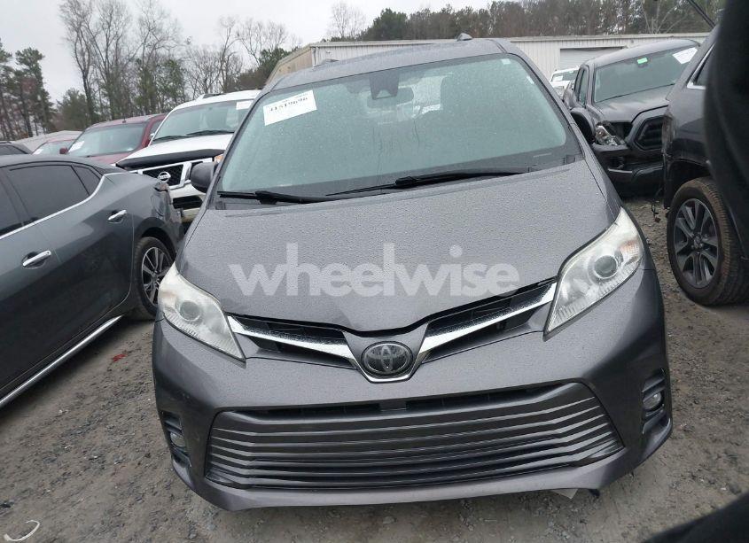 Photo 12 of 2019 Toyota Sienna XLE 8 PASSENGER (VIN 5TDYZ3DC8KS982777)
