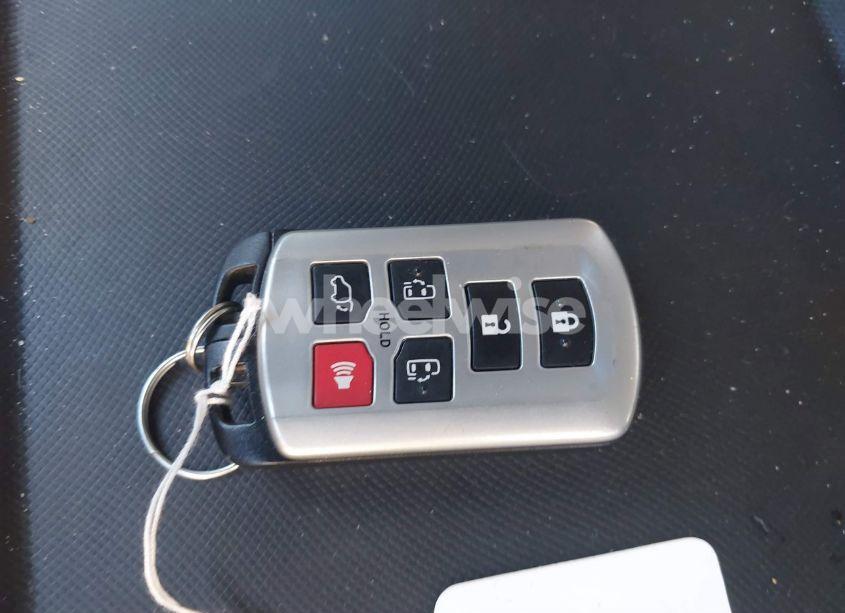 Photo 11 of 2020 Toyota Sienna XLE (VIN 5TDYZ3DC8LS026250)