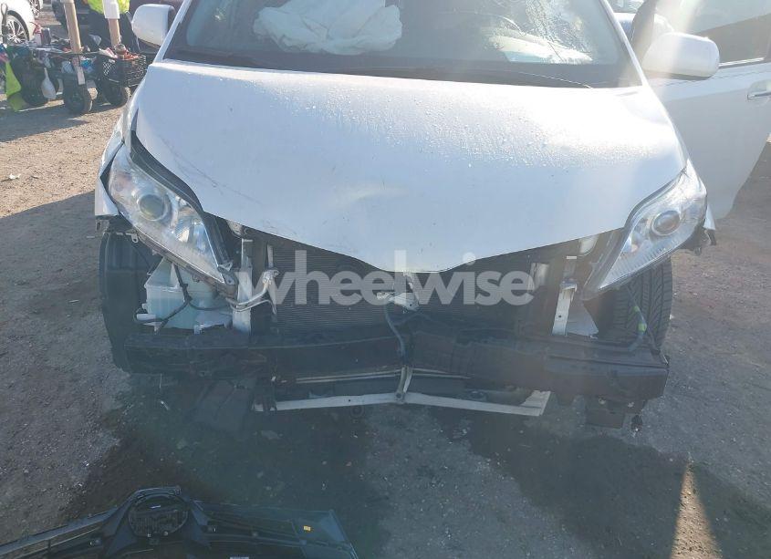 Photo 6 of 2020 Toyota Sienna XLE (VIN 5TDYZ3DC8LS026250)